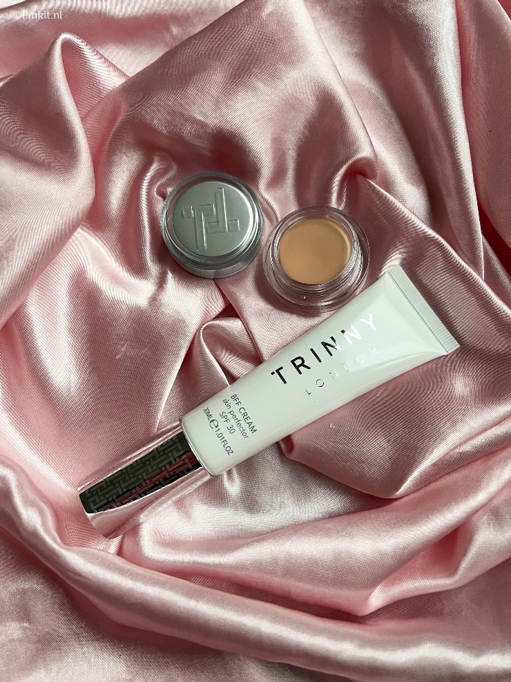 De producten van Trinny London heb ik vorig jaar leren kennen en gebruik ik ook regelmatig. Deze maand kwam er een pakketje binnen, met diverse producten om een Natural Glow Look mee te maken. In dit artikel vertel ik wat meer over deze produten, waarmee je in een mum van tijd een look kan creëren.