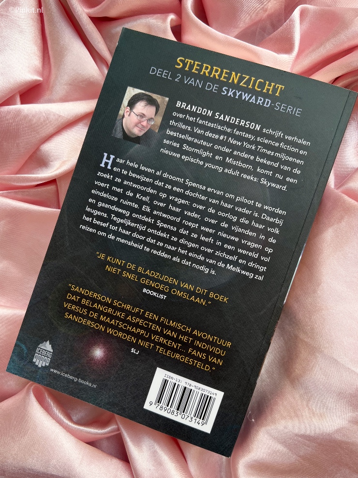 Na het succes van Brandon Sanderson Sterrenvlucht, ben ik begonnen met het tweede deel uit de Skyward serie: Sterrenzicht. Of ik net zo enthousiast ben als over het eerste deel? Dat lees je in dit artikel...