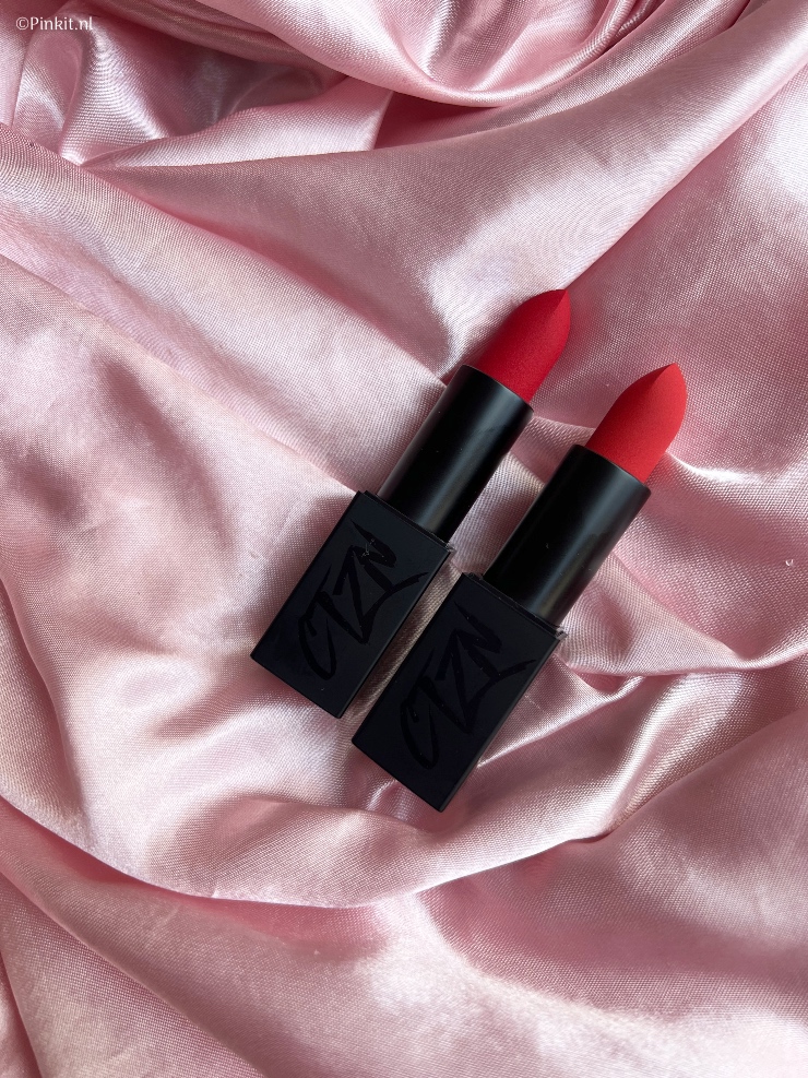 CTZN Cosmetics x Diipa Khosla lanceren CODE RED: 6 tinten rode lipstick voor iedere huidskleur. Met deze collectie maakt het new- age, inclusieve beautymerk haar belofte de perfecte make-up teint voor elke huidskleur te bieden weer waar! Ik was online bij het event aanwezig en ik moest even wachten tot de embargo voorbij was om eindelijk over deze lancering te kunnen schrijven. Ben je gek op prachtige rode lipsticks? Lees dan zeker even verder...