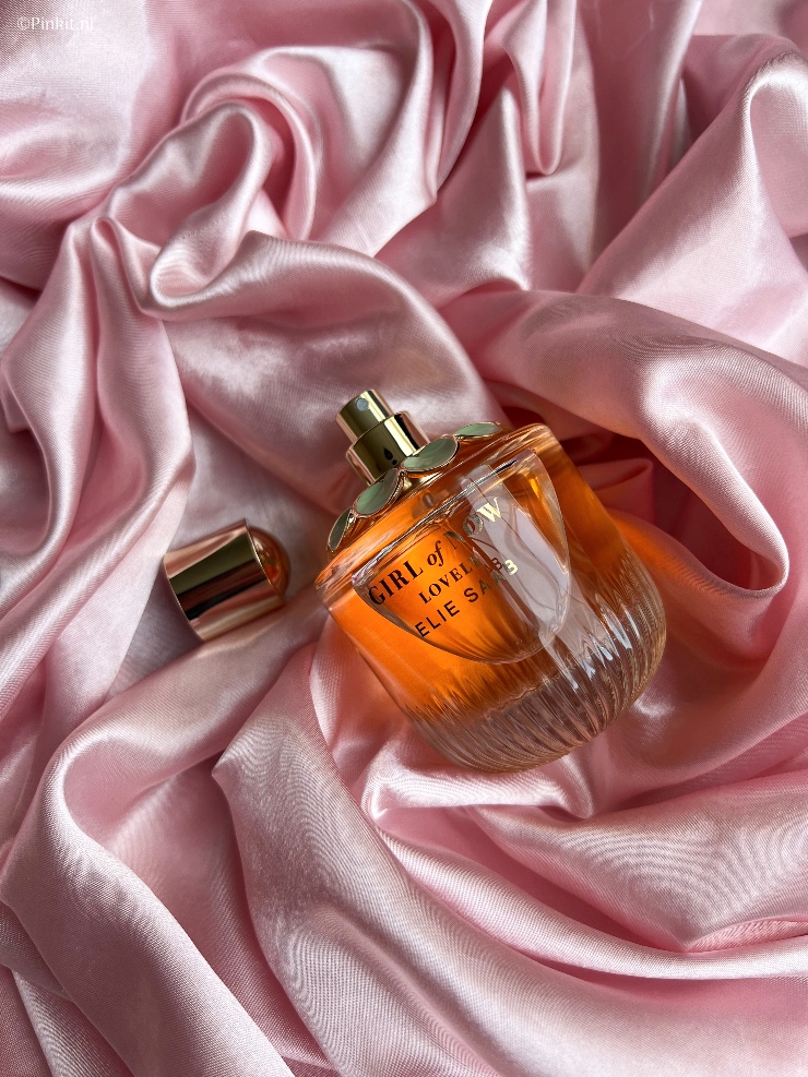 Elie Saab, de wereldberoemde modeontwerper, heeft deze maand een nieuw parfum gelanceerd; Girl of Now Lovely. Deze nieuwe flanker is inmiddels verkrijgbaar en als groot fan van het orgineel (al meerdere flacons van leeggemaakt), vertel ik in dit artikel wat meer over deze mooie nieuwe lancering.