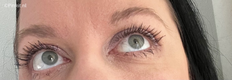 De nieuwste lancering van M.A.C Cosmetics is de M.A.CStack Mascara, een mega populaire mascara op o.a. Tiktok. Het is voor mij al even geleden dat ik een mascara van M.A.C Cosmetics heb getest, dus ik kon niet wachten om hiermee aan de slag te gaan. Dit product heeft namelijk nog al wat claims en beloftes...