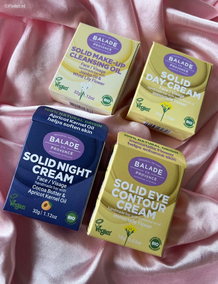 Balade en Provence, het Franse 100% biologische merk, maakt al sinds 2018 huid- en haarverzorging in de vorm van beauty bars. Daar worden nu vier nieuwe beauty bars aan toegevoegd, met een tweetal primeurs: de allereerste solid nachtcrème en solid oogcrème. Ik heb al eerder over de producten van Balade en Provence geschreven en alles ruikt zo waanzinnig lekker en is ook nog eens heel fijn en goed in gebruik.