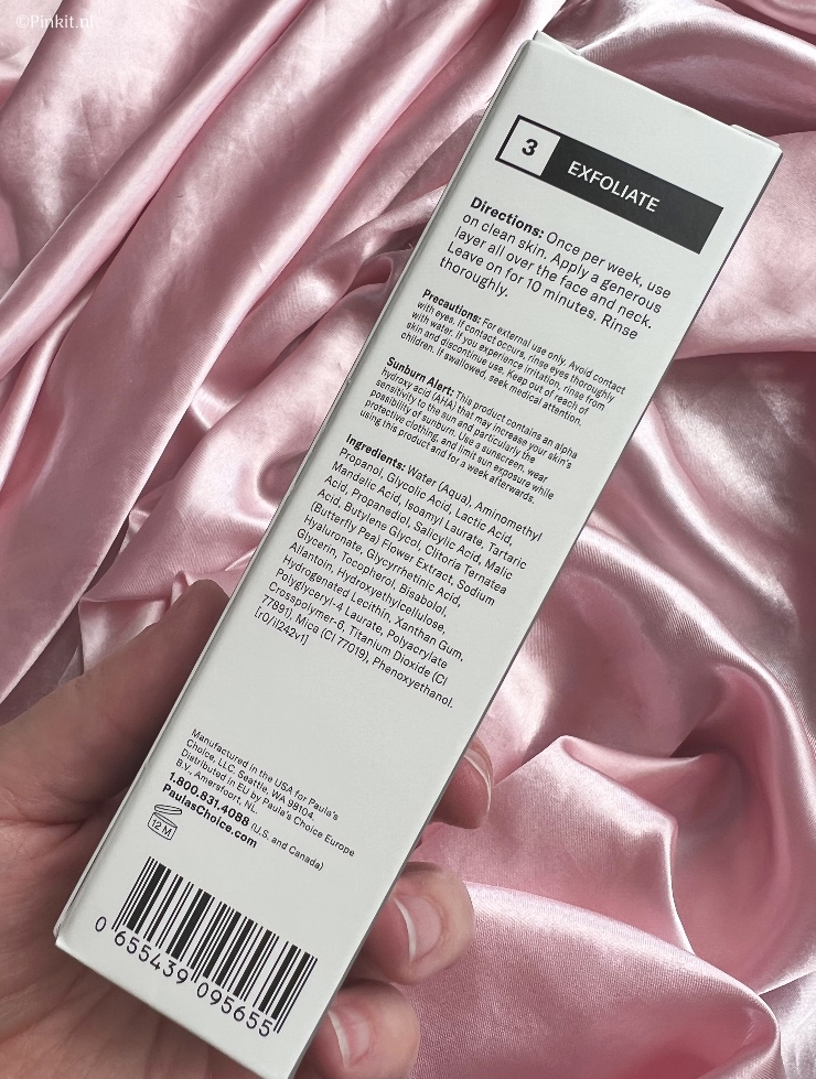 De nieuwe 25% AHA + 2% BHA Exfoliant Peeling is de eerste afspoelbare exfoliant van Paula’s Choice die binnen 10 minuten werkt. De zachte peeling met verschillende zuren verzacht én herstelt de huid drastisch, vermindert zichtbaar fijne lijntjes en rimpels, maakt een ruwe textuur glad, ontstopt poriën en verbetert de teint. Dit klinkt natuurlijk al veelbelovend, maar zoals altijd ben ik dit product eerst een tijdje zelf gaan testen....