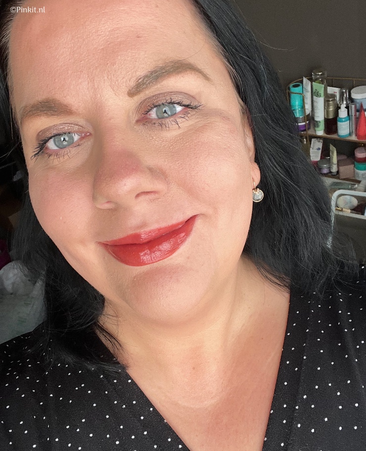De nieuwe Sothys Nude Collection Maquillage Spring/Summer 2022 make-up collectie is inmiddels verkrijgbaar, ik ben natuurlijk met de producten weer aan de slag gegaan. Zoals de naam het al verklapt is het een nude/neutrale collectie en ik hou van dat soort tinten, in dit artikel vertel ik wat meer over de producten die in deze collectie zitten.