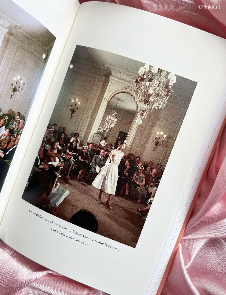 Wat als meerdere passies van mij samenkomen? Zo ben ik gek op beauty, mode en lezen en met het nieuwe boek Miss Dior geschreven door Justine Picardie komt dat allemaal samen. In dit artikel vertel ik wat meer over deze nieuwe boek lancering...