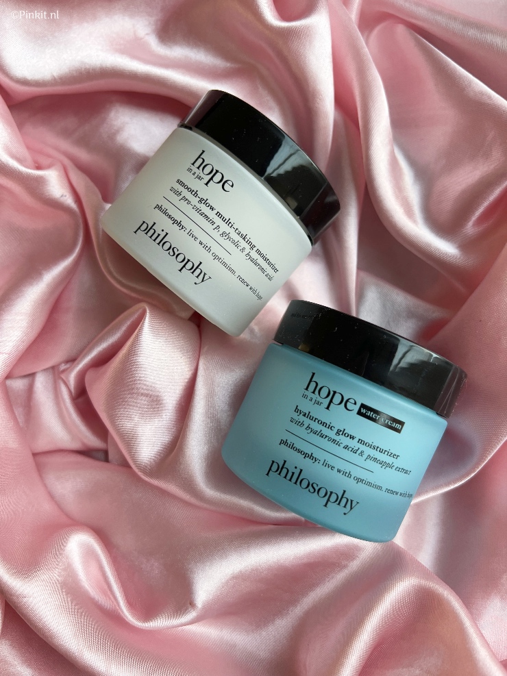 Inmiddels is het denk ik wel bekend dat ik de producten van philosophy al jaren met liefde en regelmaat gebruik. Ik heb hier op Pinkit.nl ook al diverse reviews online staan over producten uit de hope in a jar lijn en ik heb een nieuwtje...deze lijn is geherformuleerd, heeft een eco-verantwoorde verpakking gekregen en een clean formule.