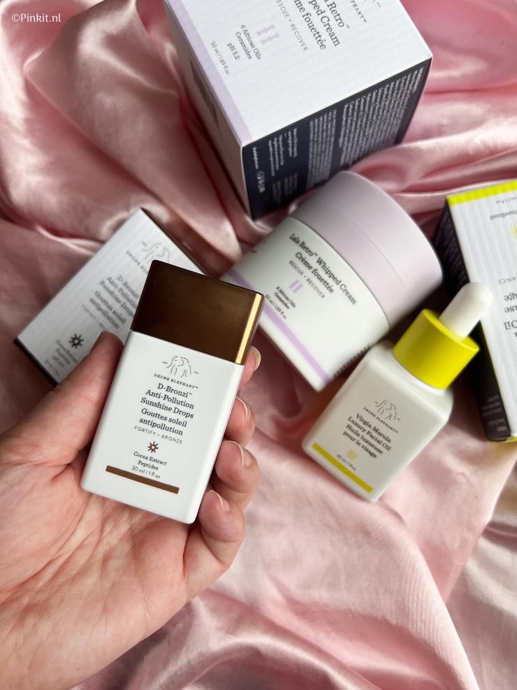 Al jaren zie ik het merk Drunk Elephant bij diverse buitenlandse Youtubers voorbijkomen en sinds een aantal weken kan je dit toffe merk ook gewoon in Nederland shoppen bij Douglas! Ik heb drie Drunk Elephant producten ontvangen en ben daar natuurlijk mee aan de slag gegaan...