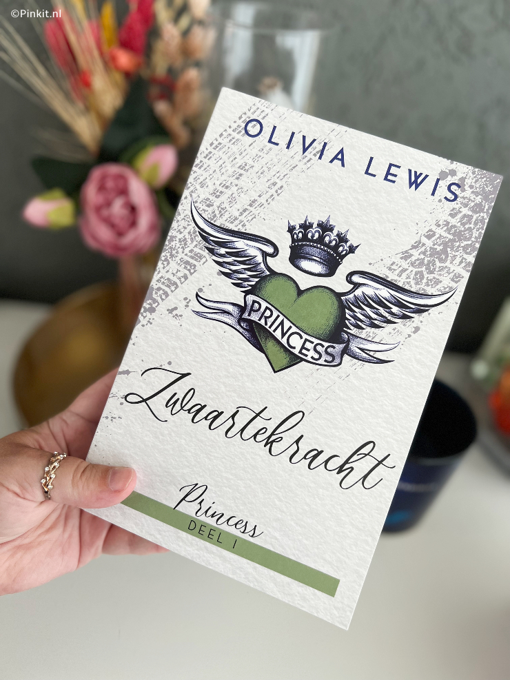 Zwaartekracht – Olivia Lewis