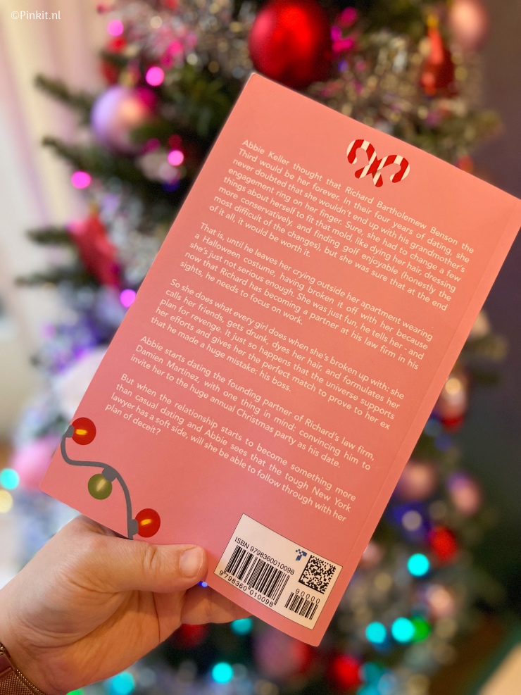Momenteel ben ik al helemaal in een kerststemming, zo staat de Hallmark films regelmatig aan en lees ik ook diverse boeken met een kerst thema. Mijn favoriet van dit moment? Dat is absoluut Tis the Season for Revenge geschreven door Morgan Elizabeth.